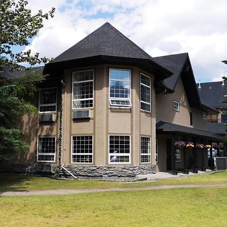 Mountain View Inn Канмор Экстерьер фото