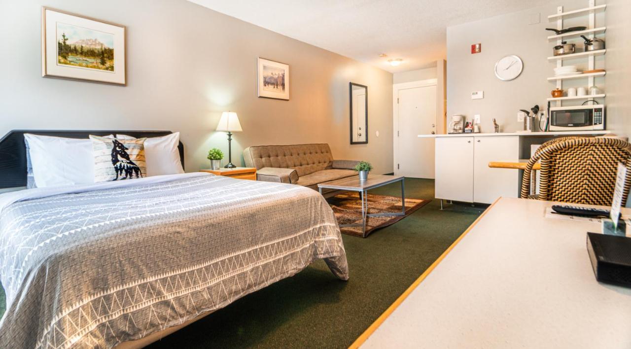 Mountain View Inn Канмор Экстерьер фото