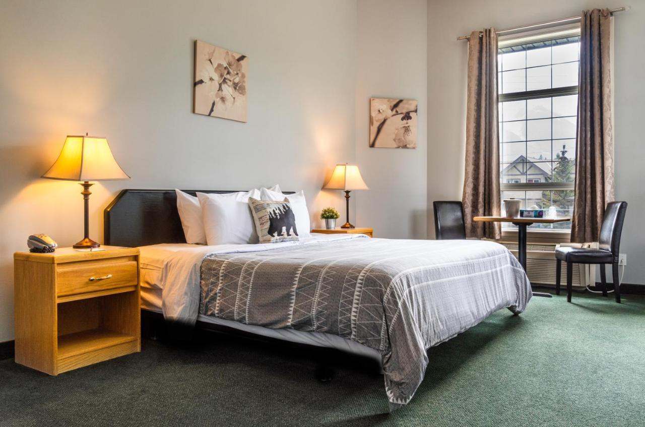Mountain View Inn Канмор Экстерьер фото