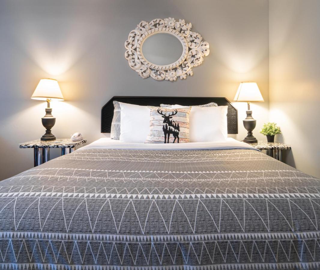 Mountain View Inn Канмор Экстерьер фото