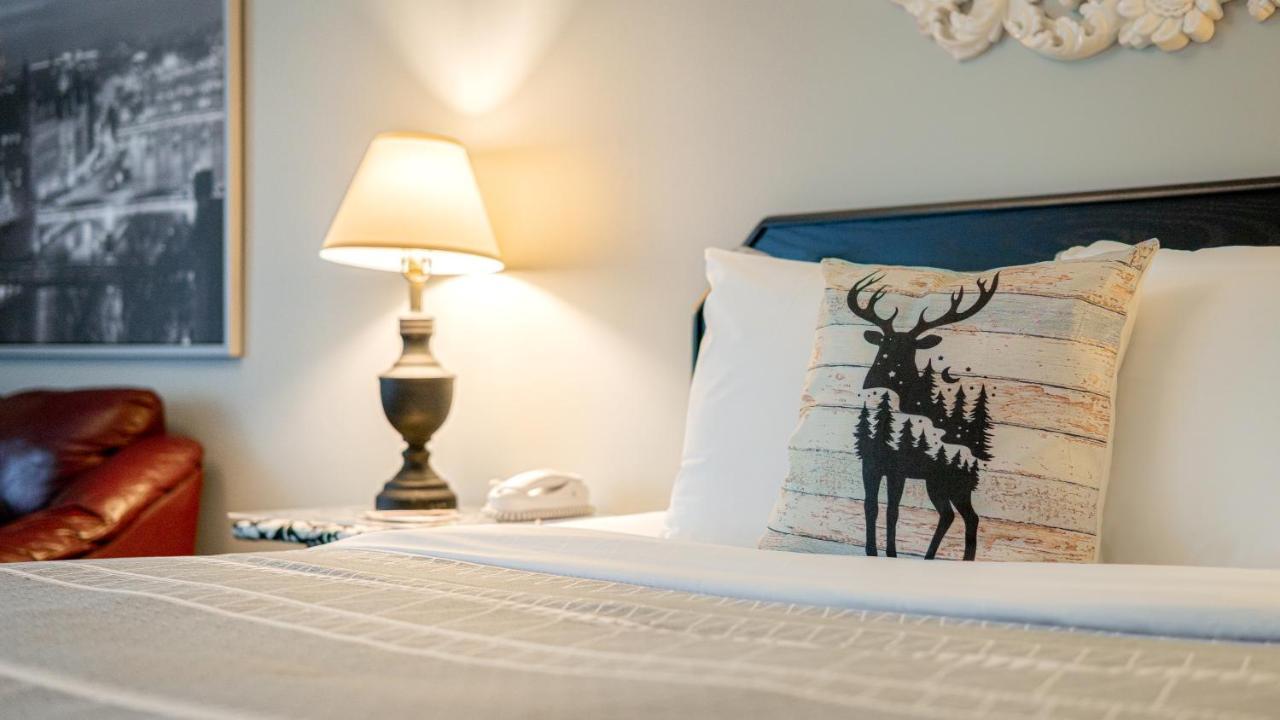 Mountain View Inn Канмор Экстерьер фото